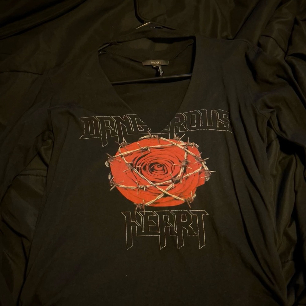 Keyhole long sleeve